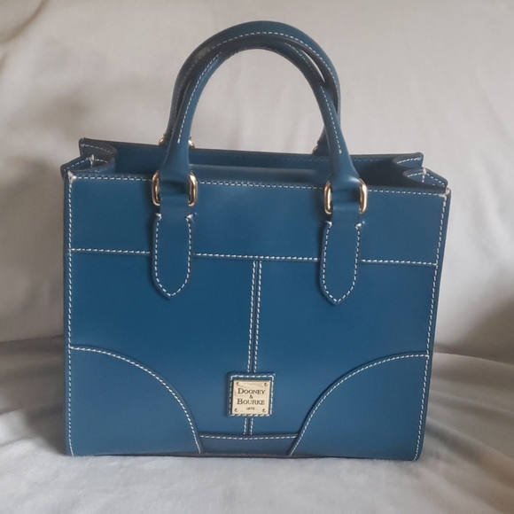 Dooney & Bourke Handbags - Dooney & Bourke Jayne Satchel